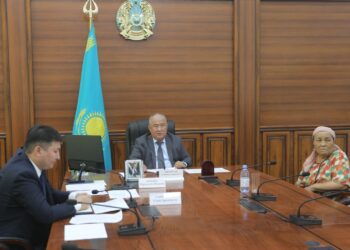 Аудан әкімі тұрғындарды жеке мәселелері бойынша қабылдады