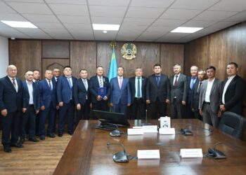 Қазалы: Абыройлы еңбек иесін құрметті зейнет демалысына шығарып салды