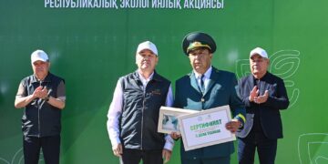 Коммуналдық сала үздіктері марапатталып, техникамен қамтамасыз етілді