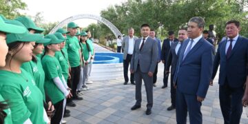 Қазалы ауданының әкімі «Жасыл ел» еңбек жасағының жастарымен кездесті