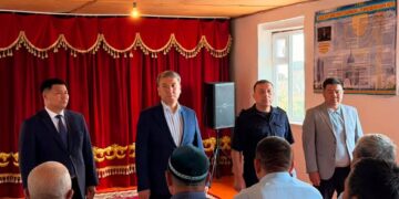 Қазалы: Аудан әкімі Қарақұм беткейдегі Шәкен ауылына барды