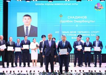 Қазалыда мемлекеттік қызметшілер мен полиция күніне орай салтанатты шара өтті