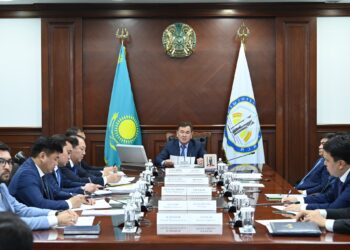 Облыс әкімі нашақорлықтың алдын алу және интернеттегі есірткі насихатына қарсы іс-қимыл мәселелерін талқылады