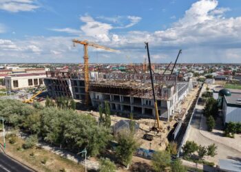 Аймақ басшысы құрылыс нысандарындағы жұмыс барысын тексерді