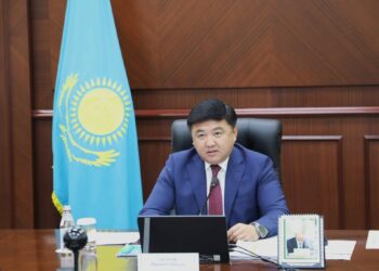 Мәжіліс мінберінде әлеуметтік-экономикалық даму мен цифрландыру бағытындағы міндеттер талқыланды