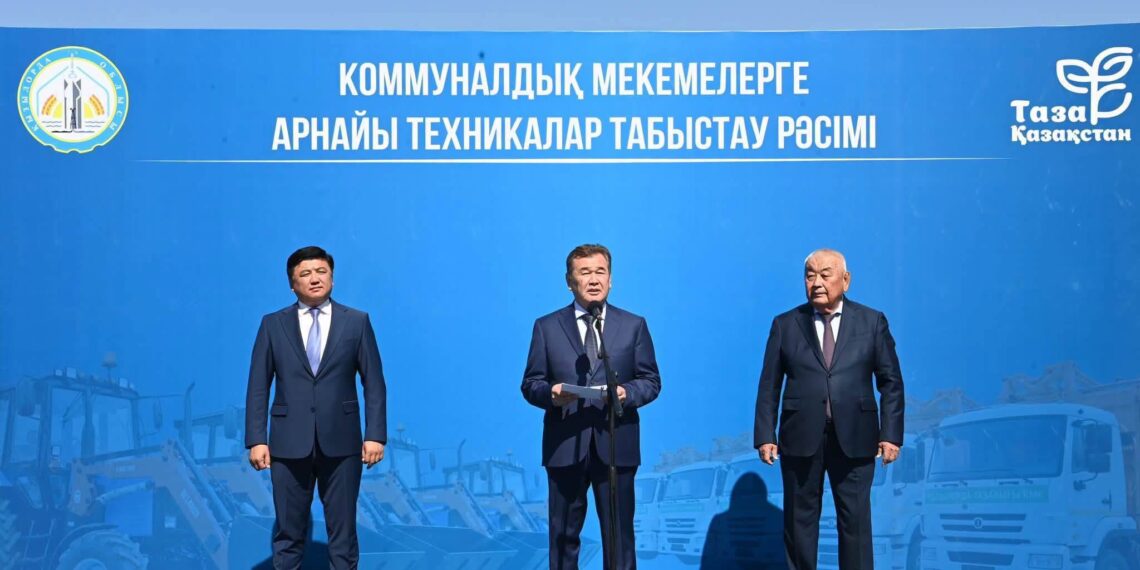 Коммуналдық қызметтің цифрлық әлеуеті нығайды: Қызылордада коммуналдық мекемелерге 37 арнайы технтка табысталды