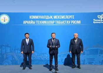 Коммуналдық қызметтің цифрлық әлеуеті нығайды: Қызылордада коммуналдық мекемелерге 37 арнайы технтка табысталды